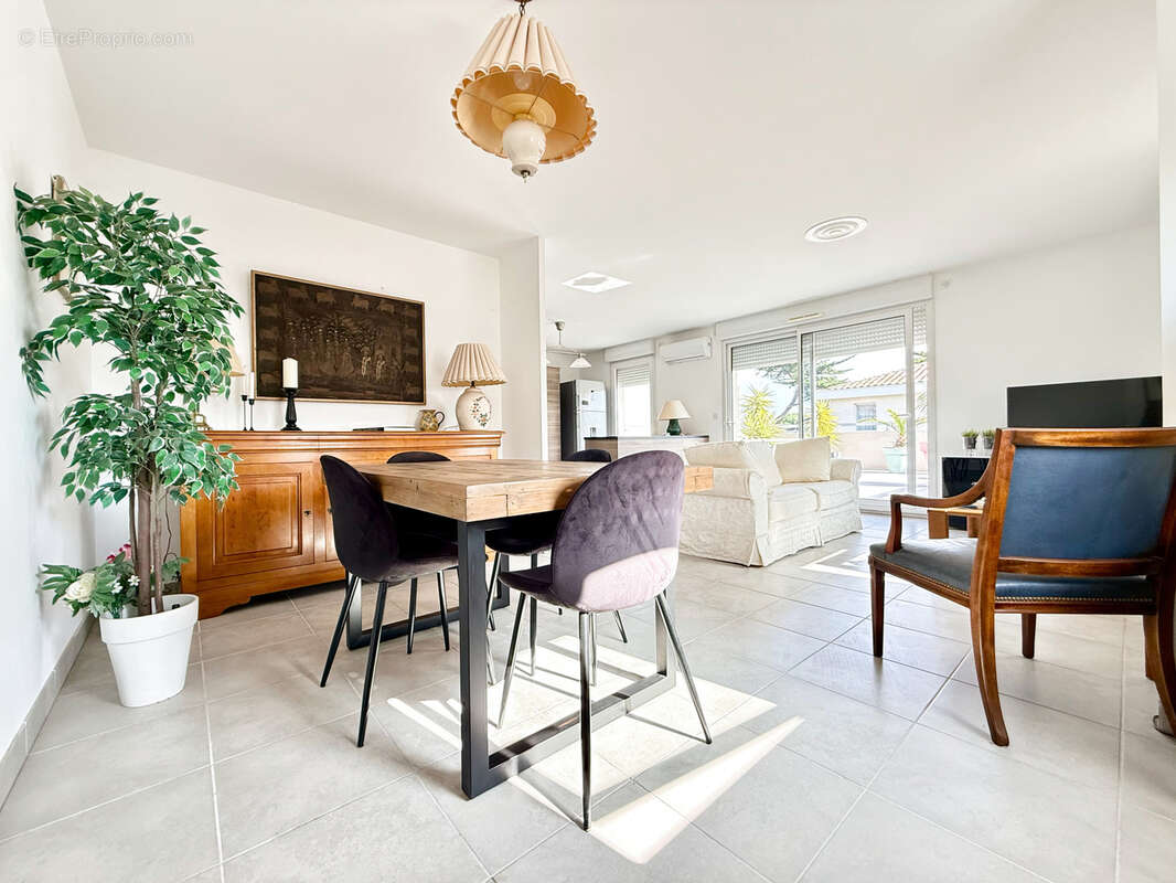 Appartement à SIX-FOURS-LES-PLAGES
