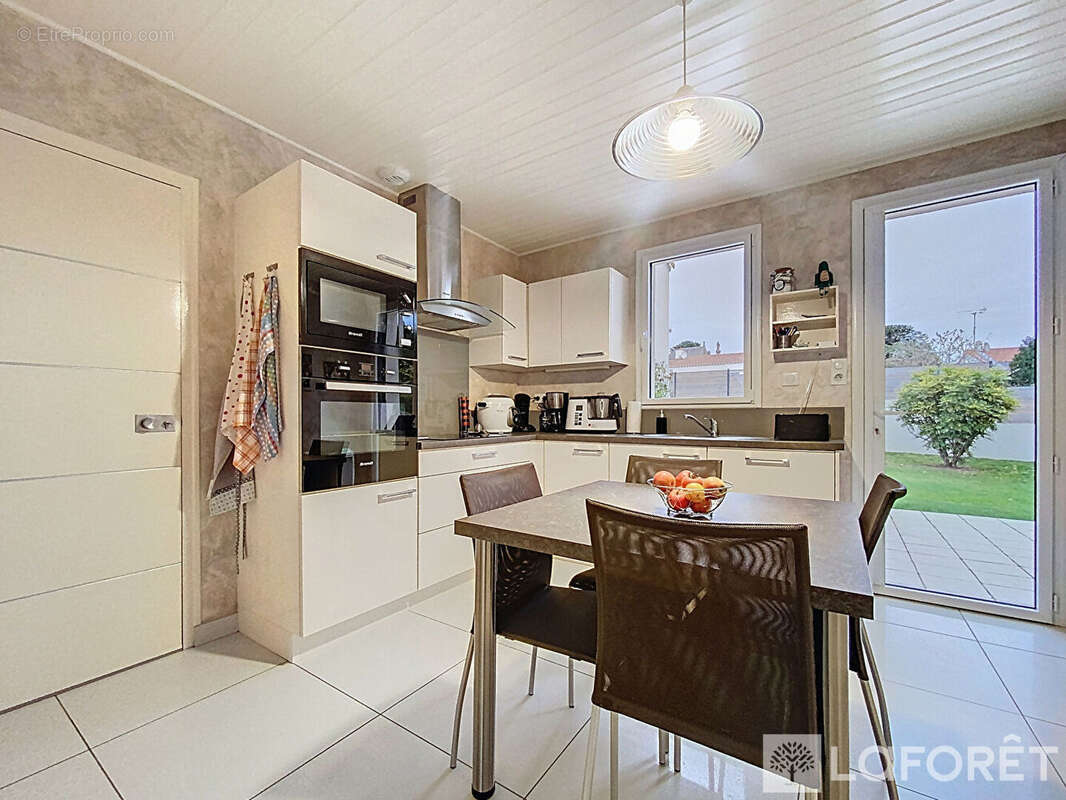 Maison à SAINT-LAURENT-SUR-SEVRE