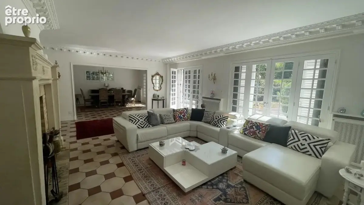 Lamorlaye maison + appartement sur 4500 m2 de terrain - photo 2