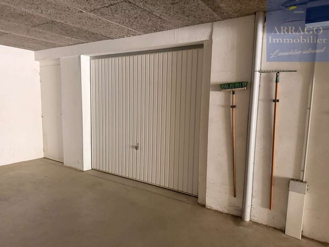 Parking à VALRAS-PLAGE