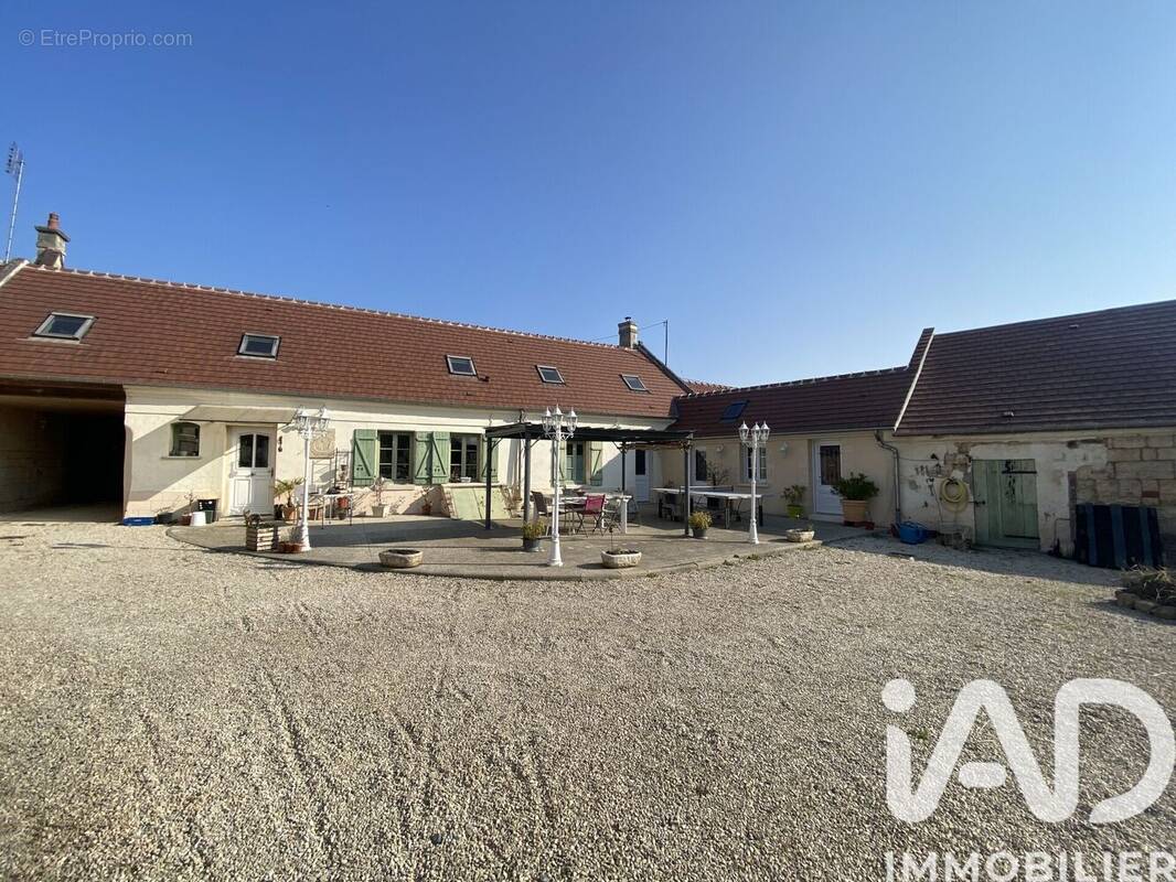 Photo 1 - Maison à ELINCOURT-SAINTE-MARGUERITE