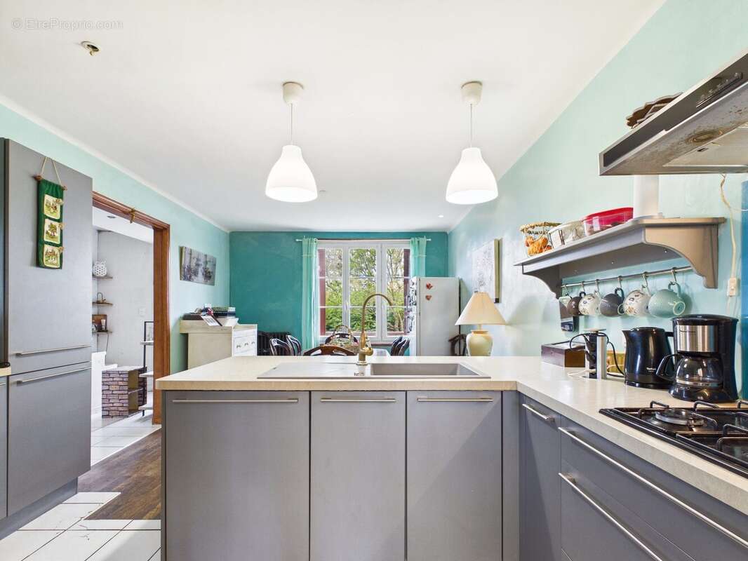 Maison à LA CHAPELLE-SAINT-LUC