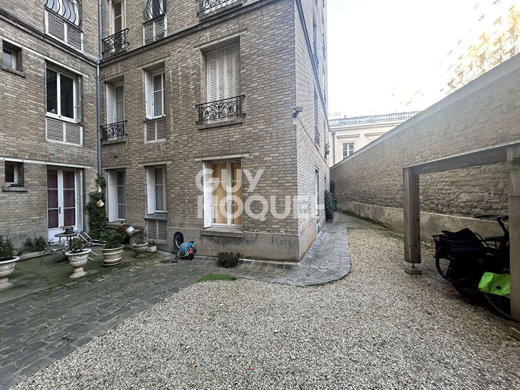 Appartement à PARIS-5E
