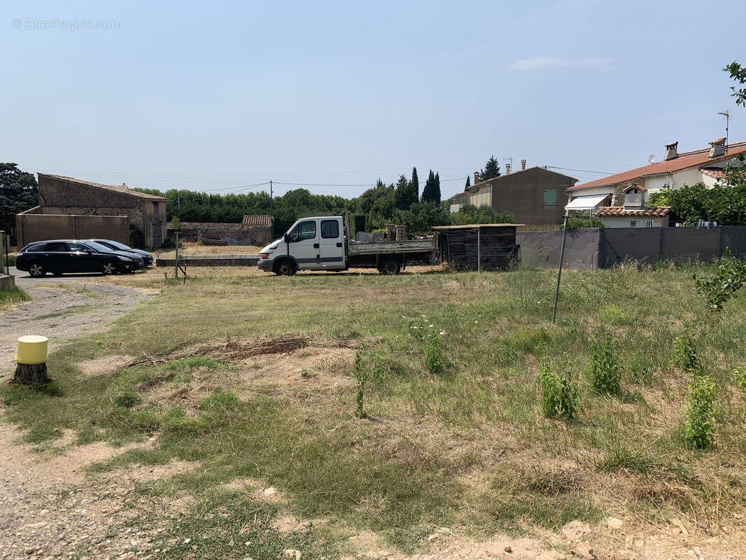 Terrain constructible 235 m2 à Tavernes - photo 4