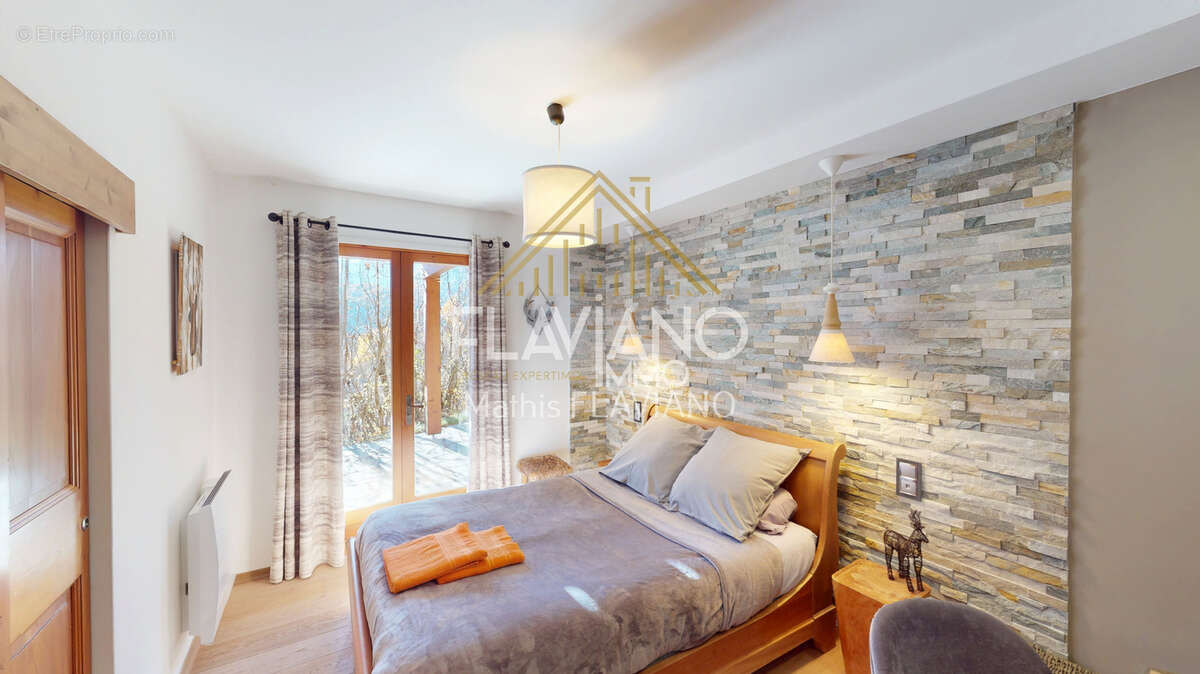 Maison à UVERNET-FOURS