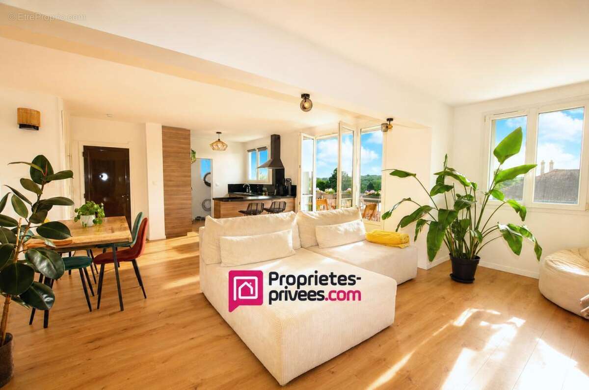 Appartement à SAINT-MICHEL-SUR-ORGE