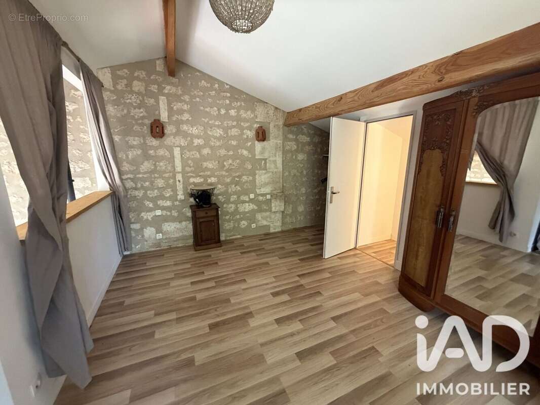 Maison 265 m² à Angouleme  - photo 4