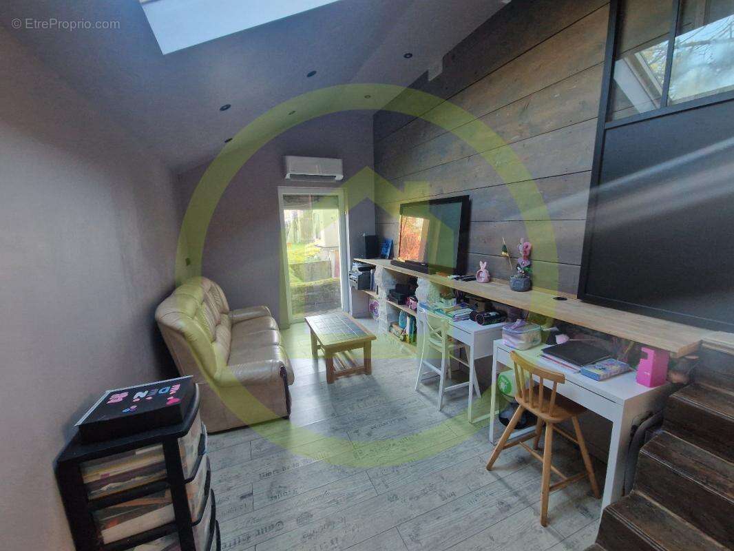 Maison à IVRY-LA-BATAILLE