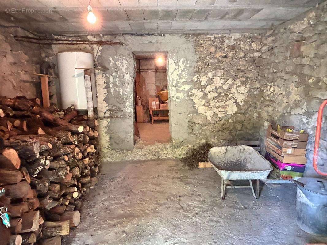 Maison à SAINT-FERREOL-TRENTE-PAS