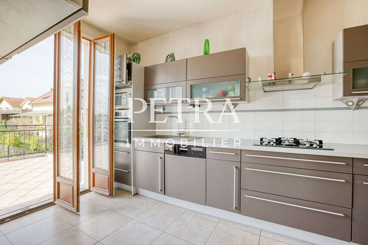 Maison à L'HAY-LES-ROSES