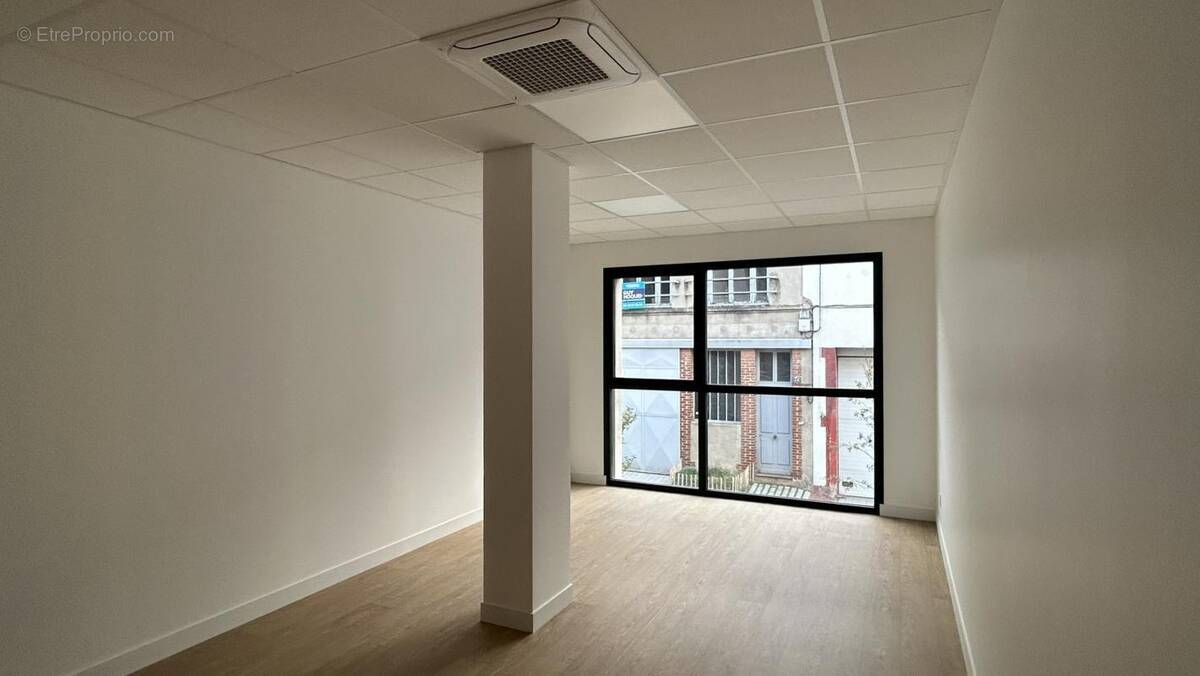 Commerce à SAINT-SYMPHORIEN-SUR-COISE