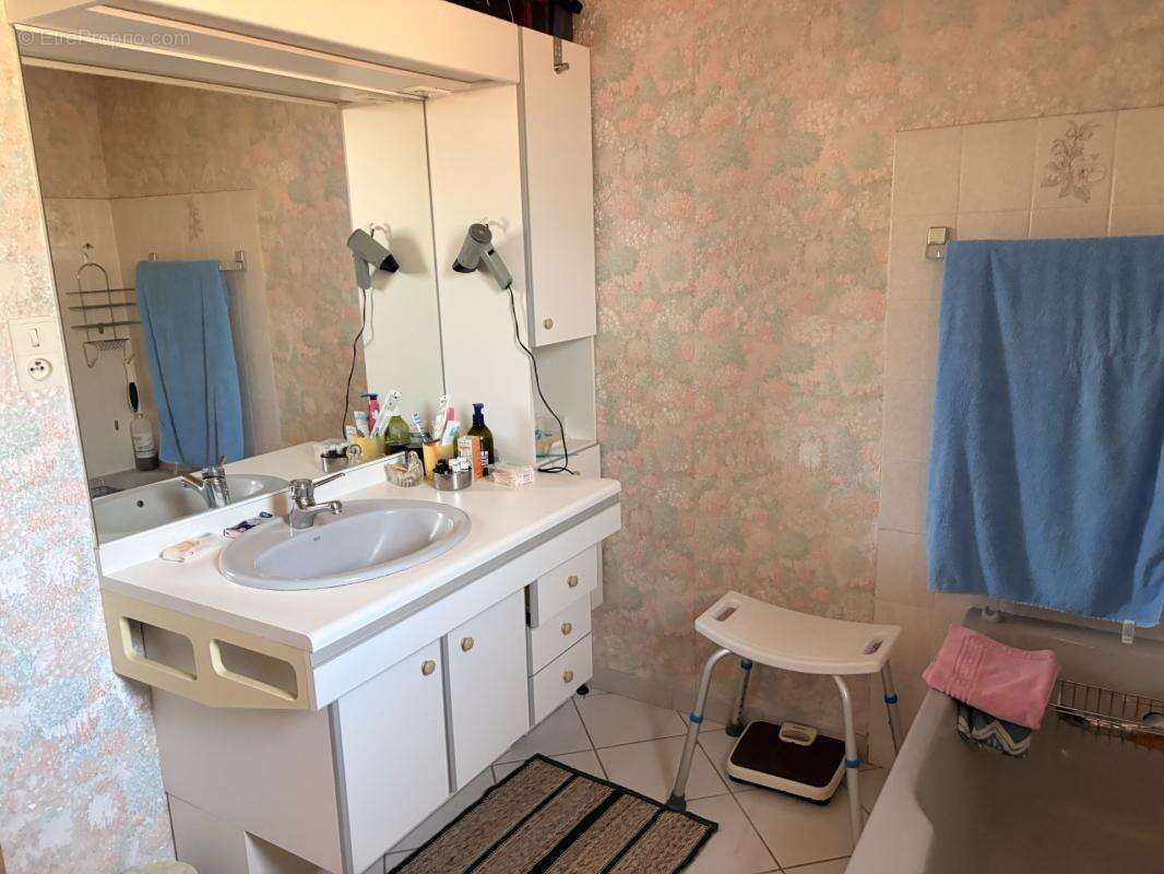 Maison 7 pièces 130 m² à vendre à Perrier (63500) - photo 13