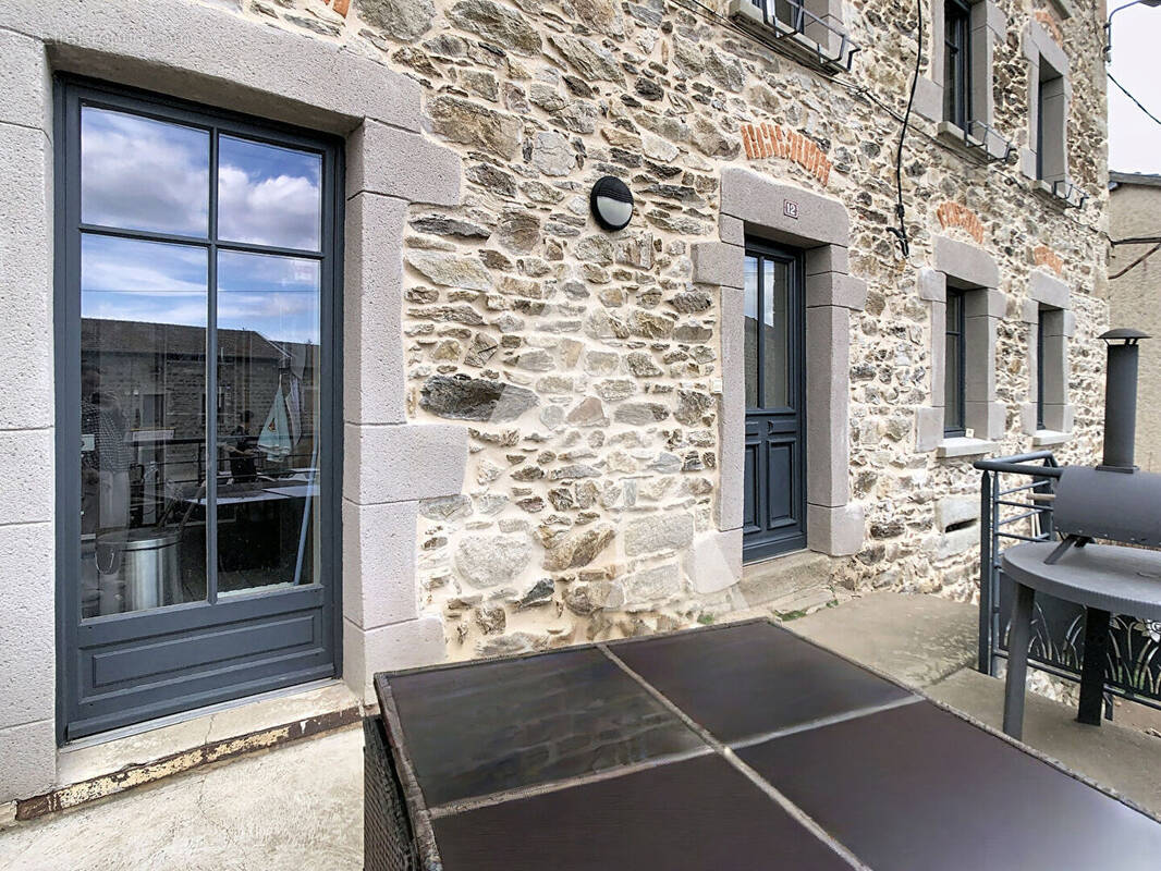 Appartement à LARAJASSE