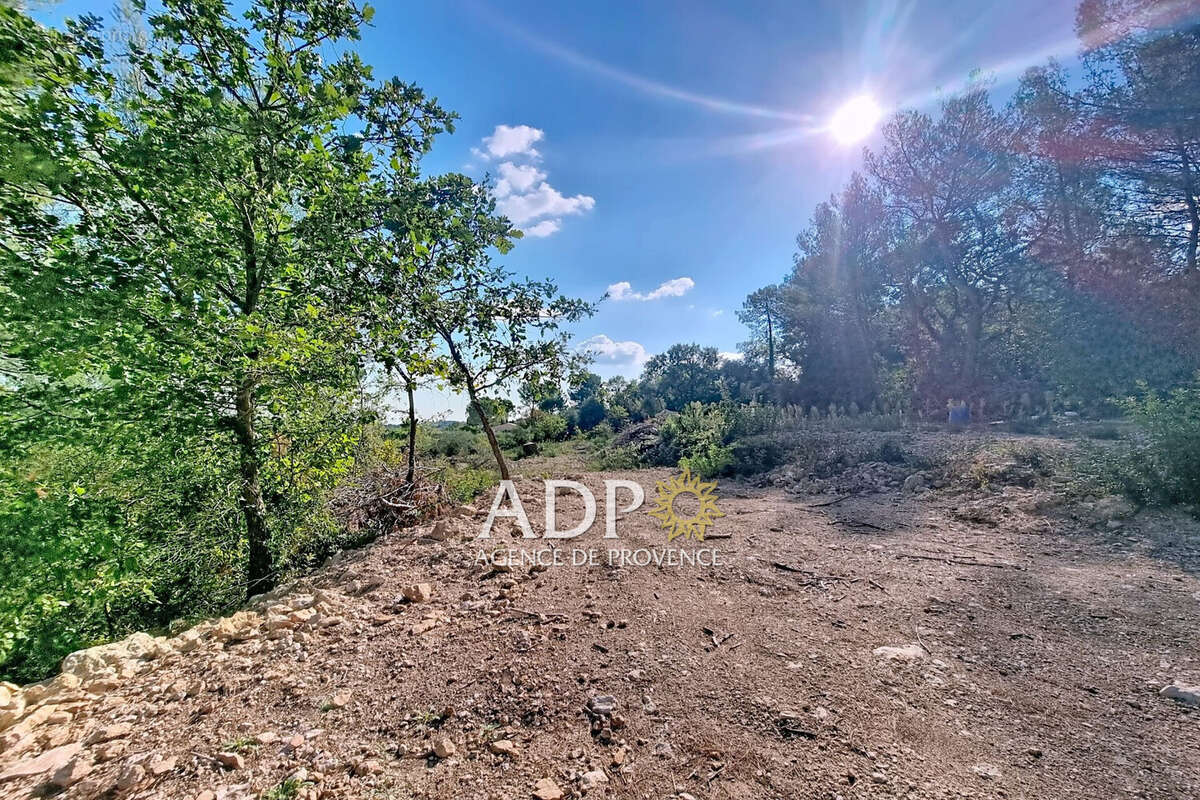 Terrain à PEYMEINADE