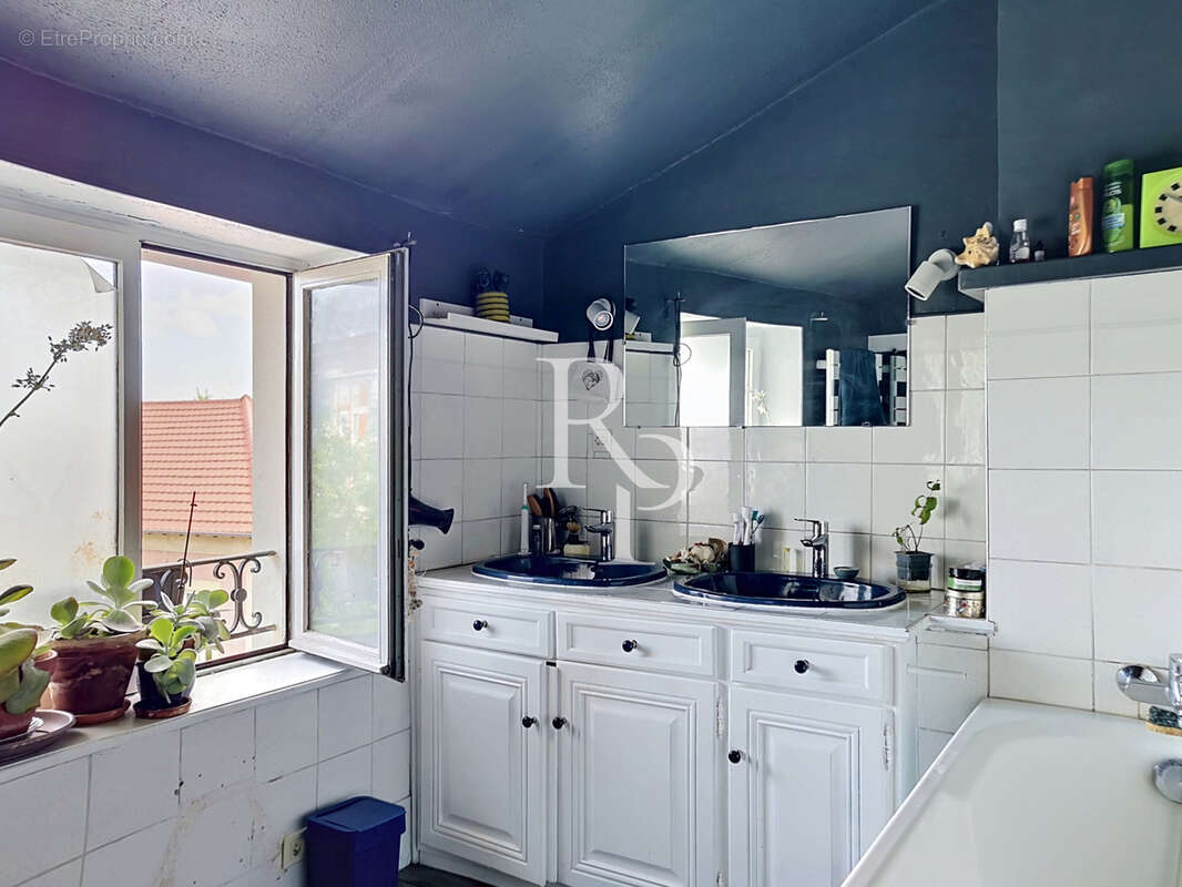 Appartement à LYON-5E