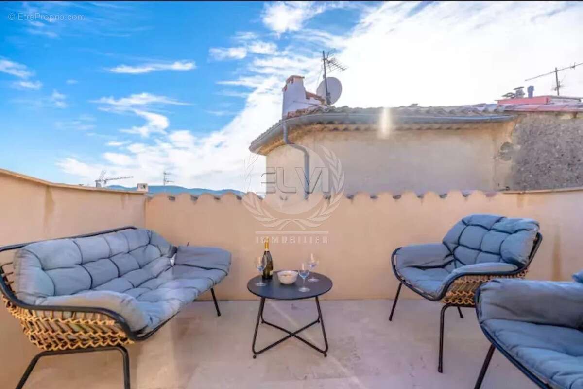 Maison à PLAN-DE-LA-TOUR