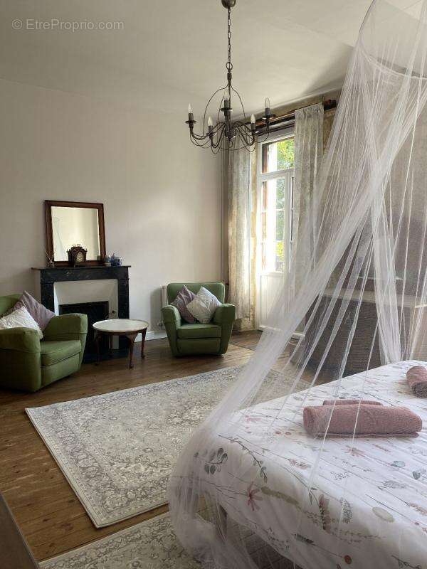 Maison à SAINT-MEDARD-D&#039;EXCIDEUIL