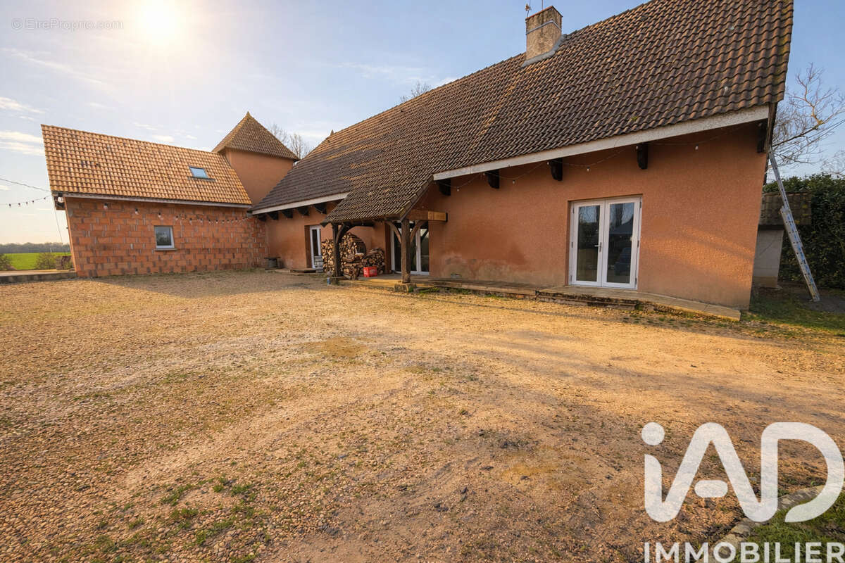 Photo 2 - Maison à SAINT-MARTIN-EN-BRESSE