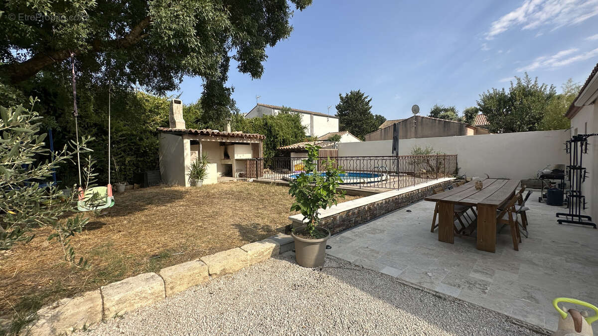Villa F4 de 105m2 hab, garage, sur 518m2 de terrain à Saturargues - photo 4
