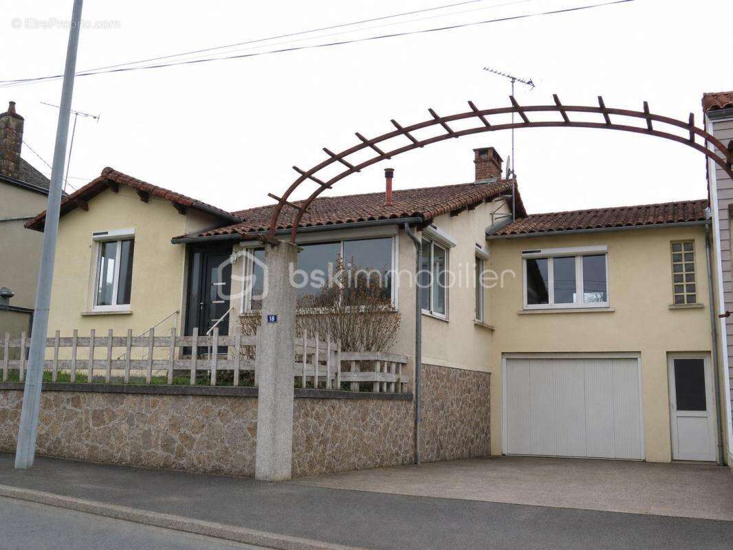 Maison à CERIZAY