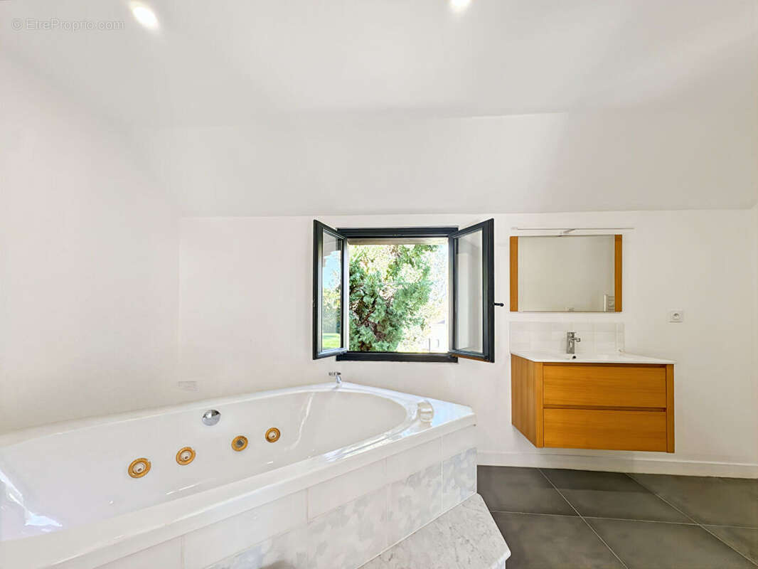 Maison à MANTES-LA-VILLE