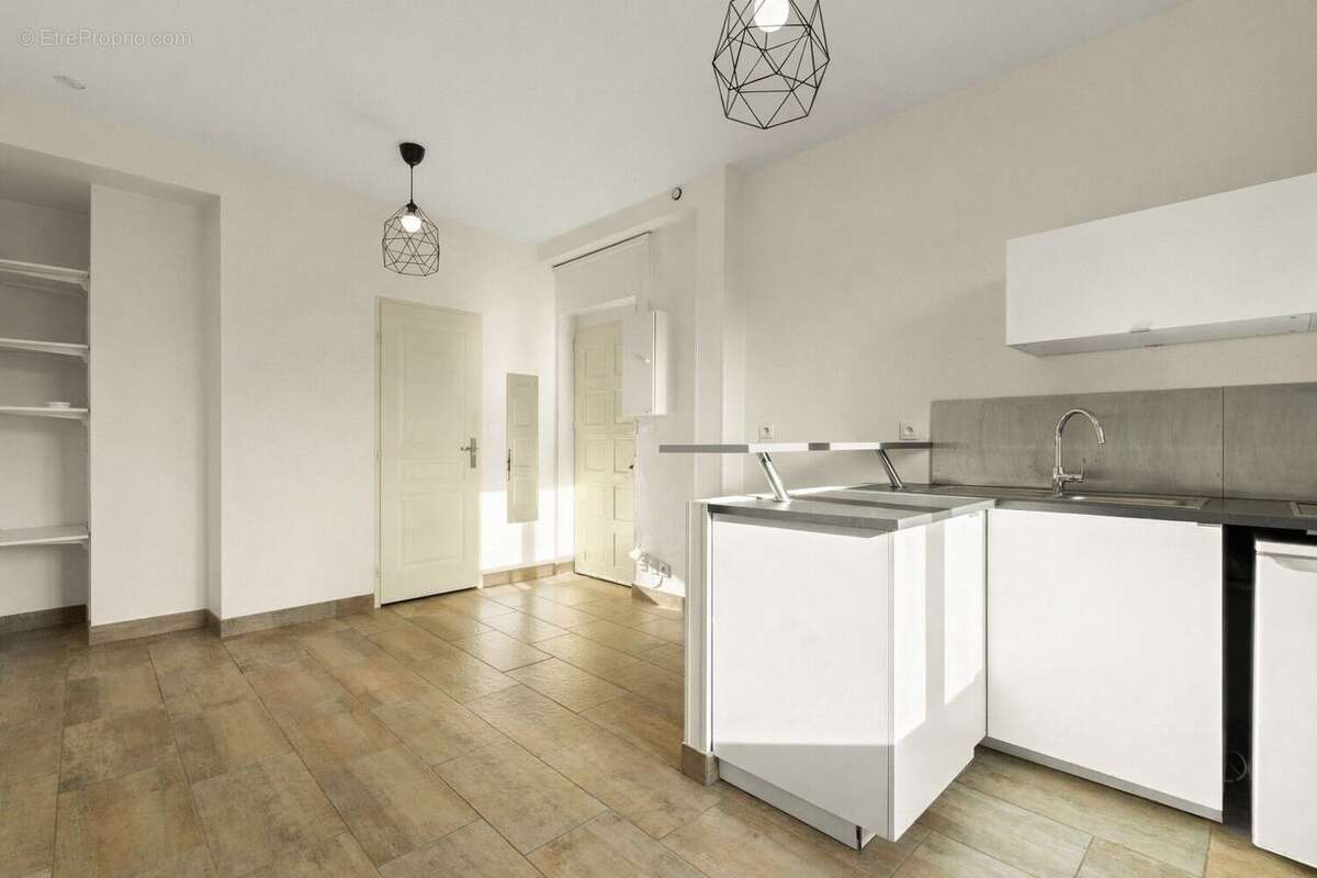 Photo 6 - Appartement à LYON-8E