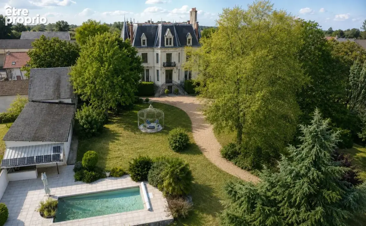 Culan - maison bourgeoise 7 pieces 220m² avec piscine - photo 2