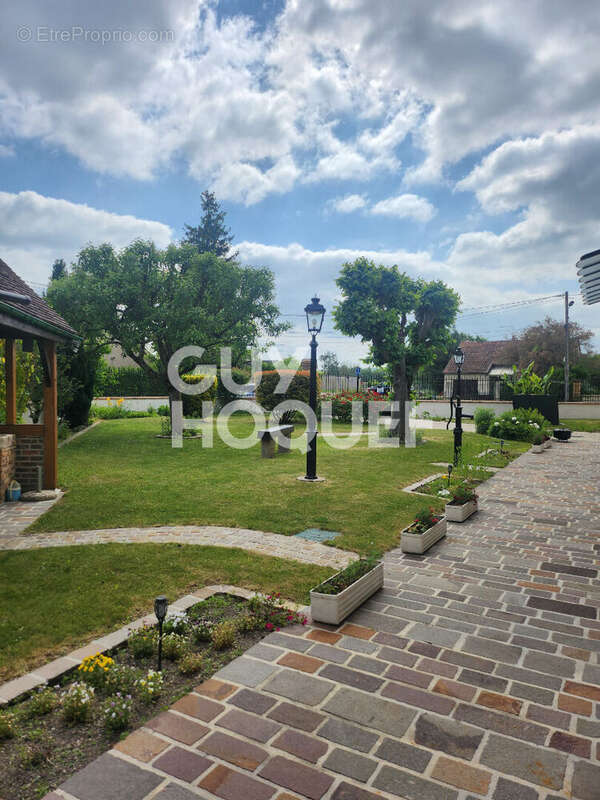 Maison à LONGUEVILLE
