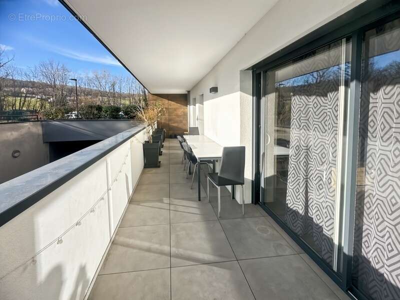 Appartement à POISY