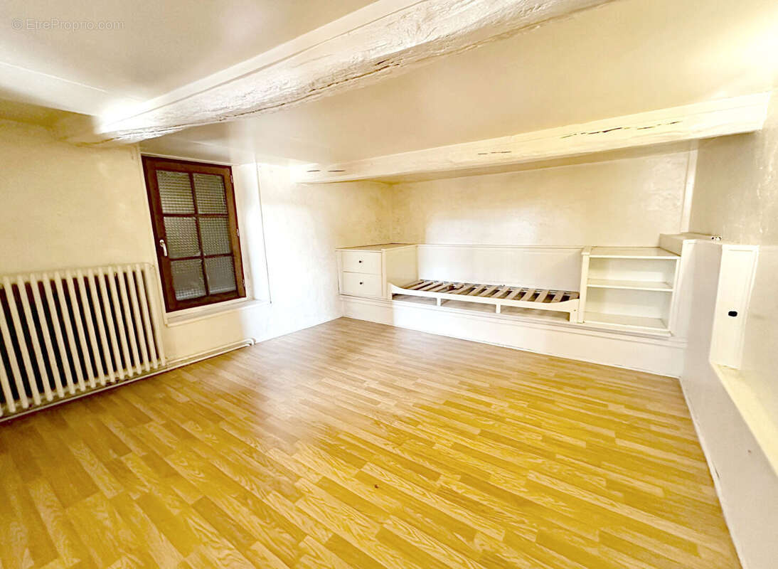 Appartement à HOUDAN