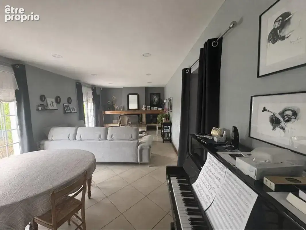 Maison 10 pièces 248 m² à vendre à Coulon (79510) - photo 1