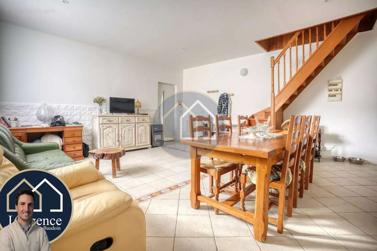 Appartement à MONDONVILLE-SAINT-JEAN