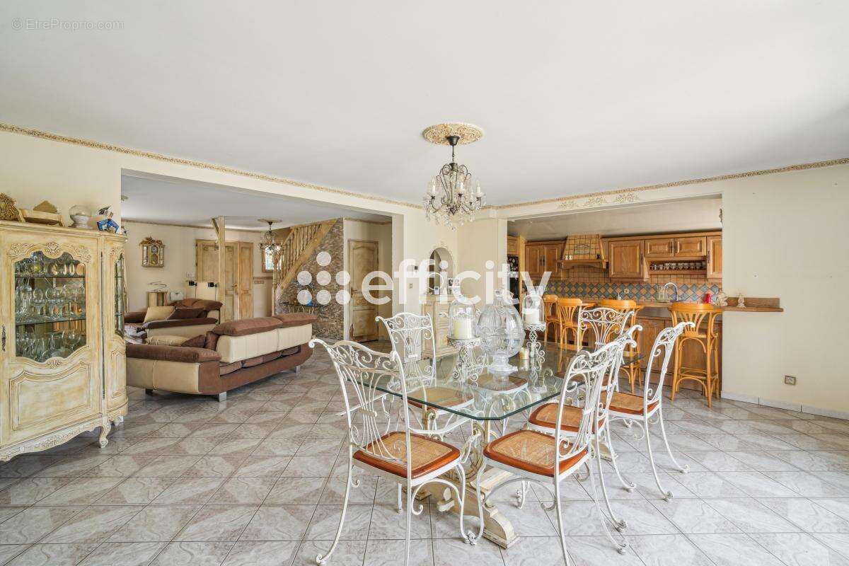 Maison à NEUILLY-SUR-MARNE