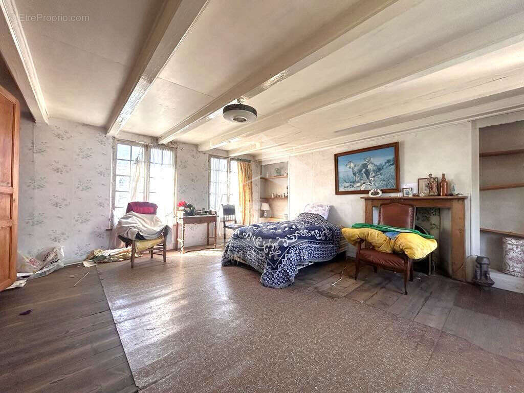 Maison à TOURNEHEM-SUR-LA-HEM