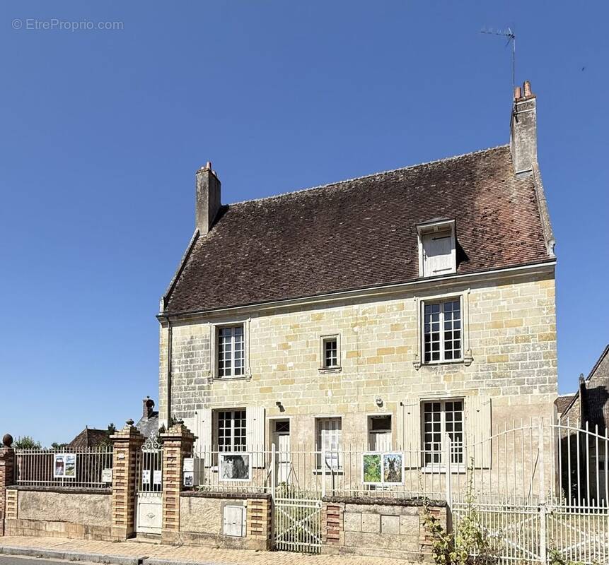 Maison à LAVARDIN