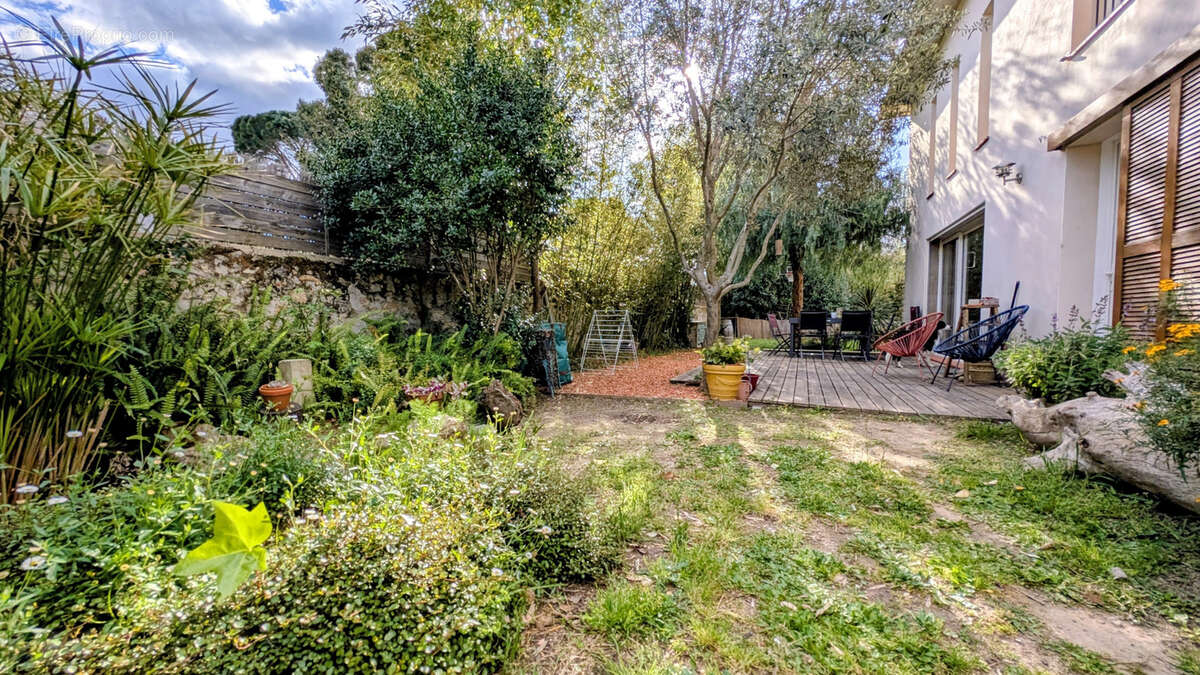 Maison à SAINT-GENIS-DES-FONTAINES