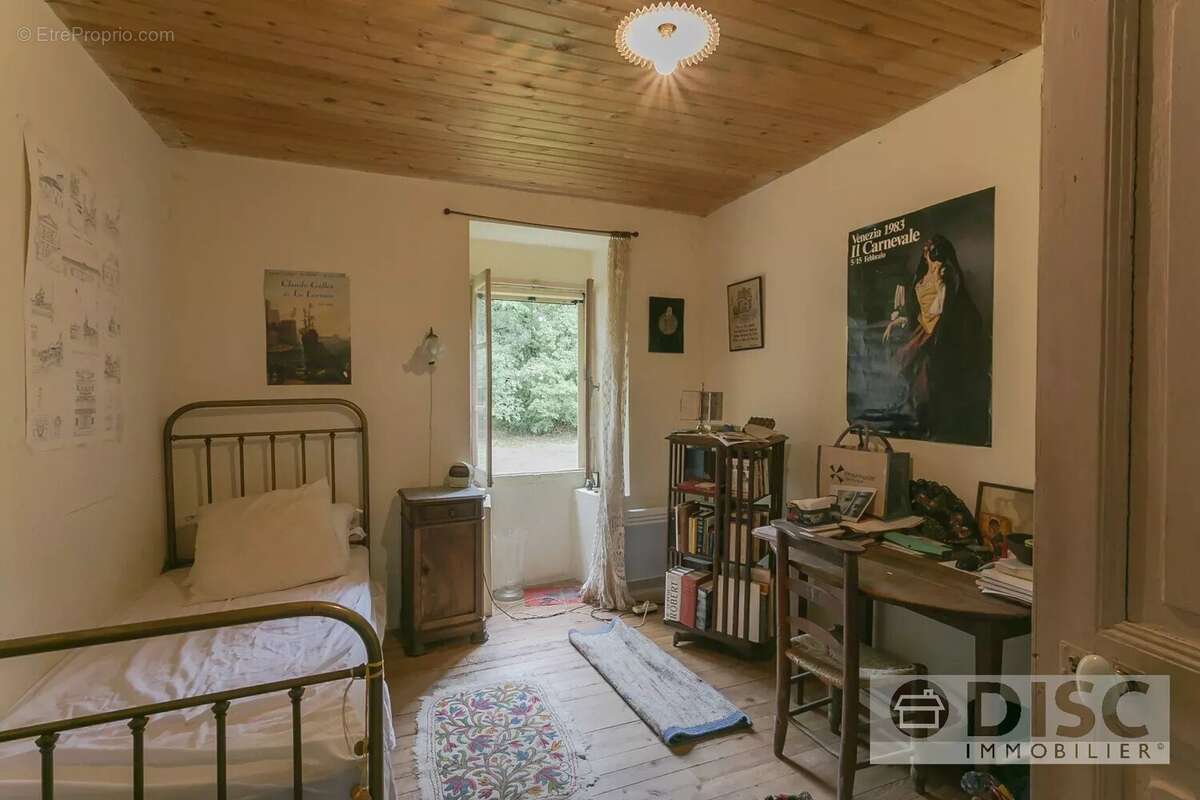 Charmant Corps de ferme avec spacieuse grange, appartement indépendant et un hectare de terrain - photo 8