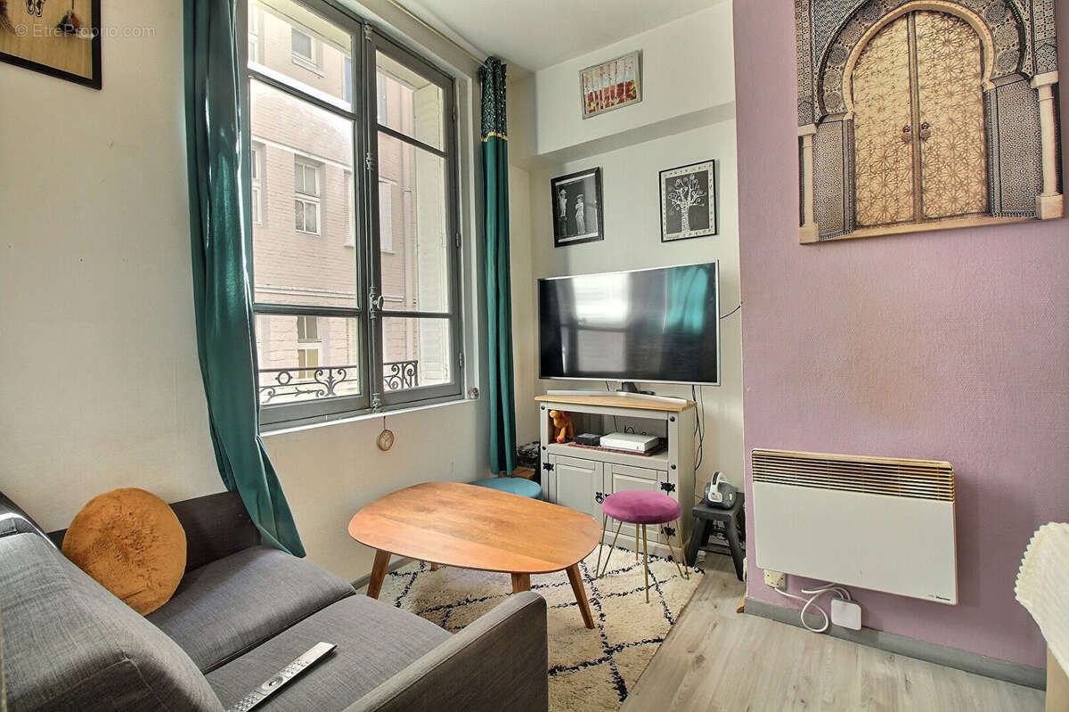 Appartement à COURBEVOIE