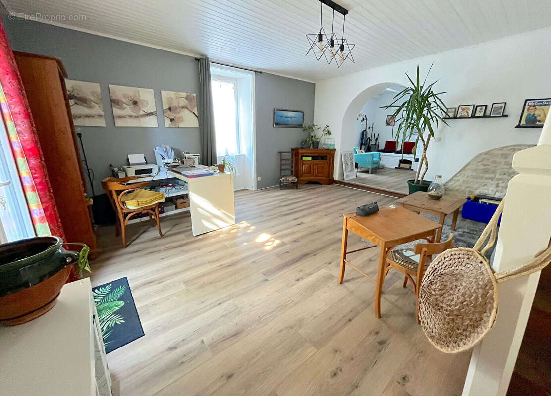 Maison à SAINTE-SOULLE