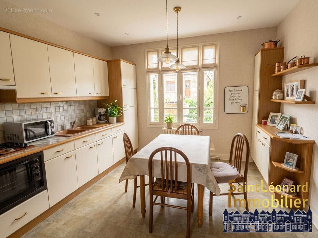 Maison 89 m² à Fougeres  - photo 4