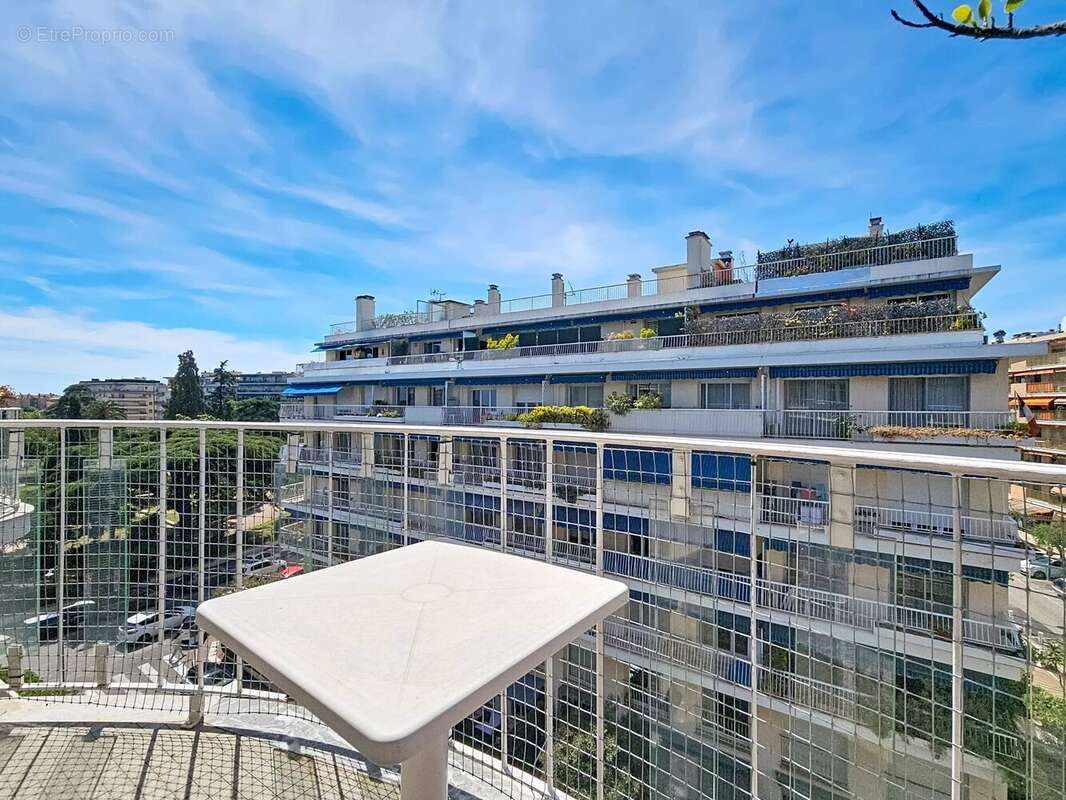 Appartement à LE CANNET
