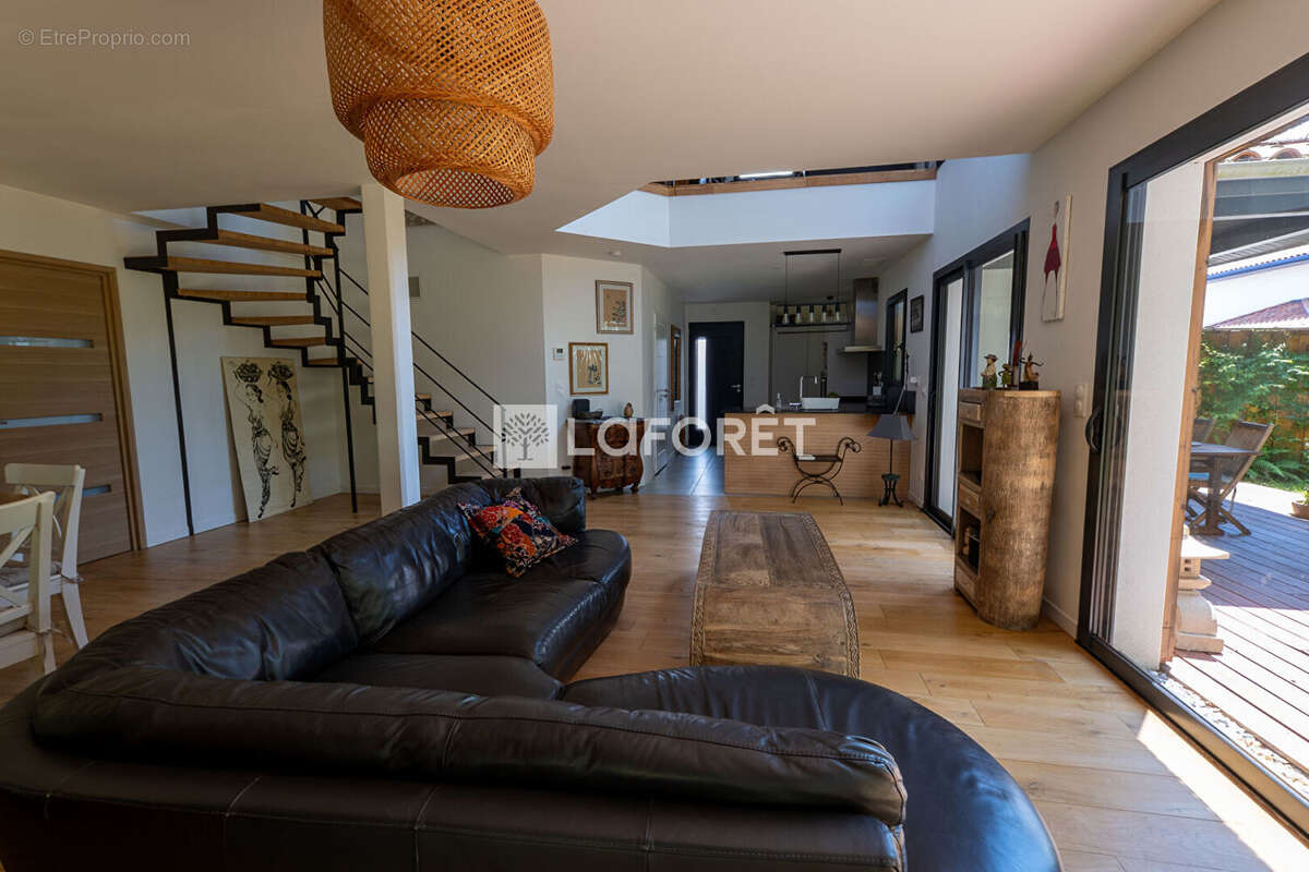 Maison 6 pièces - 118 m²  - Anglet - photo 12