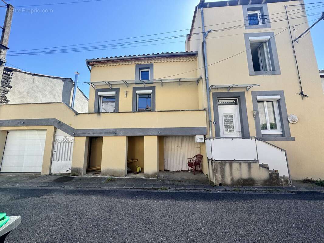 Maison à SAINT-BEAUZIRE