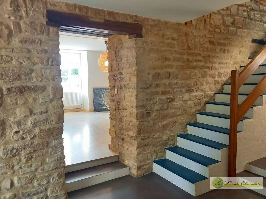 Maison à SAINT-AMANT-DE-BOIXE