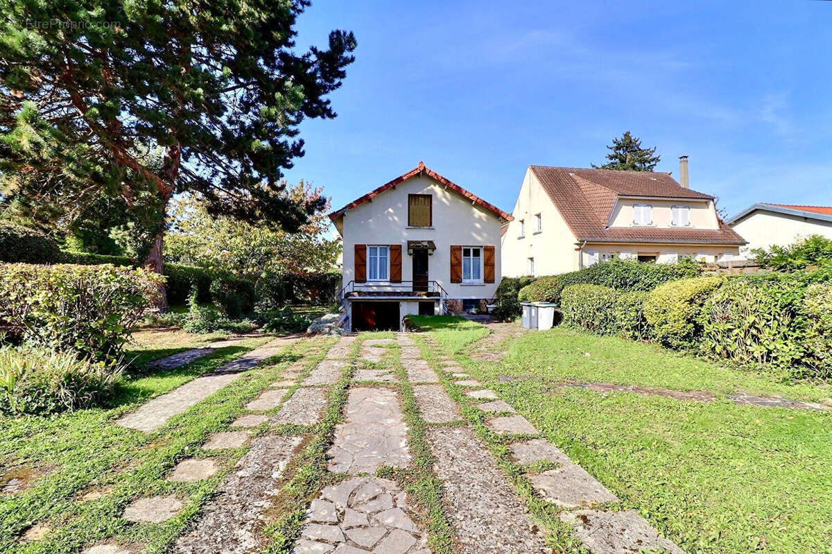 Maison à MAREIL-MARLY