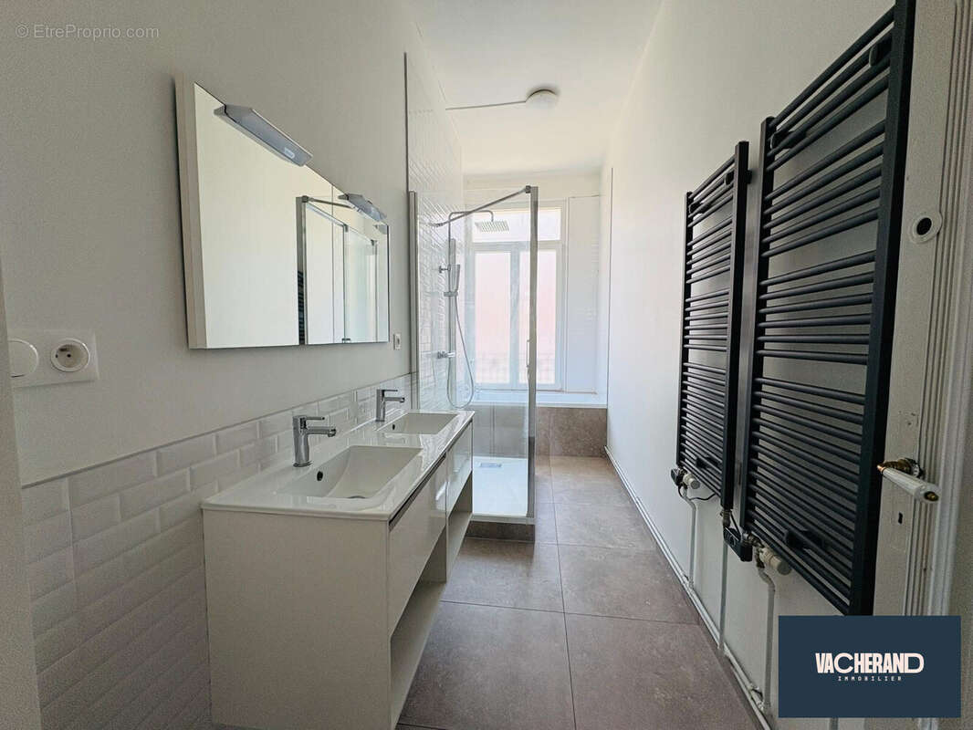 Appartement à LA MADELEINE