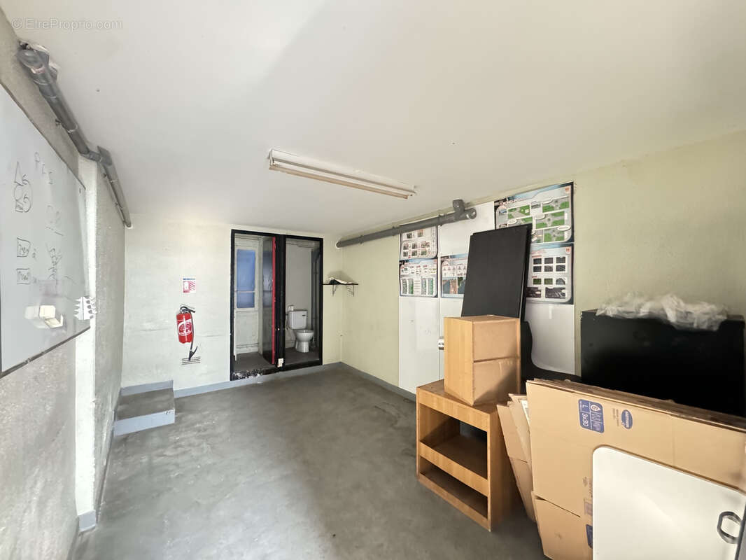 IMMEUBLE composé d'un local pro et d'un appartement avec 200 m2 de jardin - photo 7