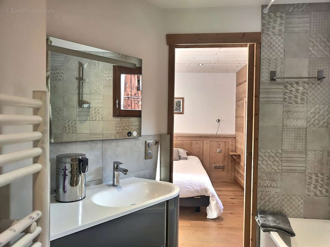 Maison à LES ALLUES