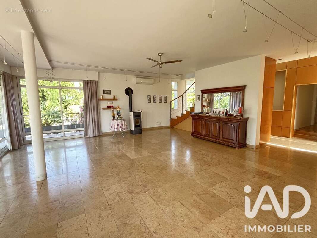 Maison 276 m² à Montmorillon  - photo 5