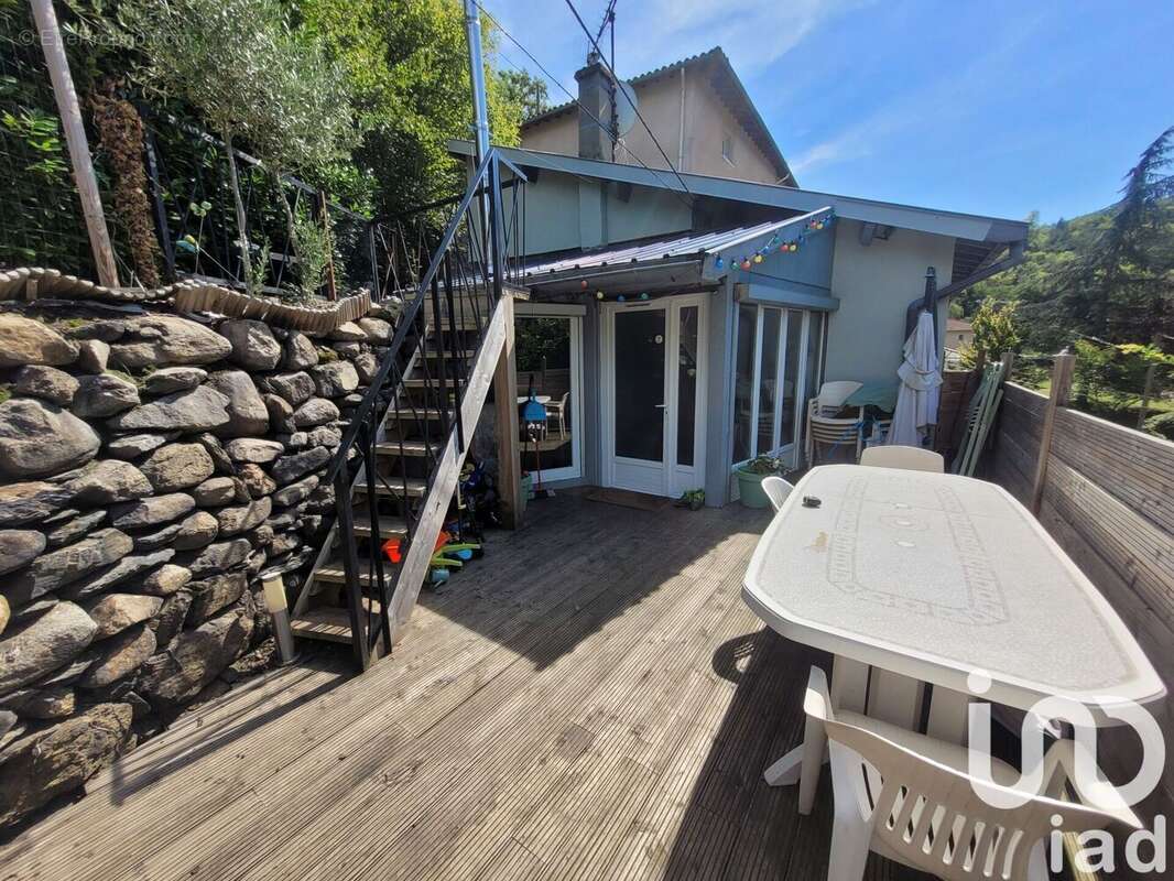 Photo 8 - Maison à LE CHAMBON-FEUGEROLLES